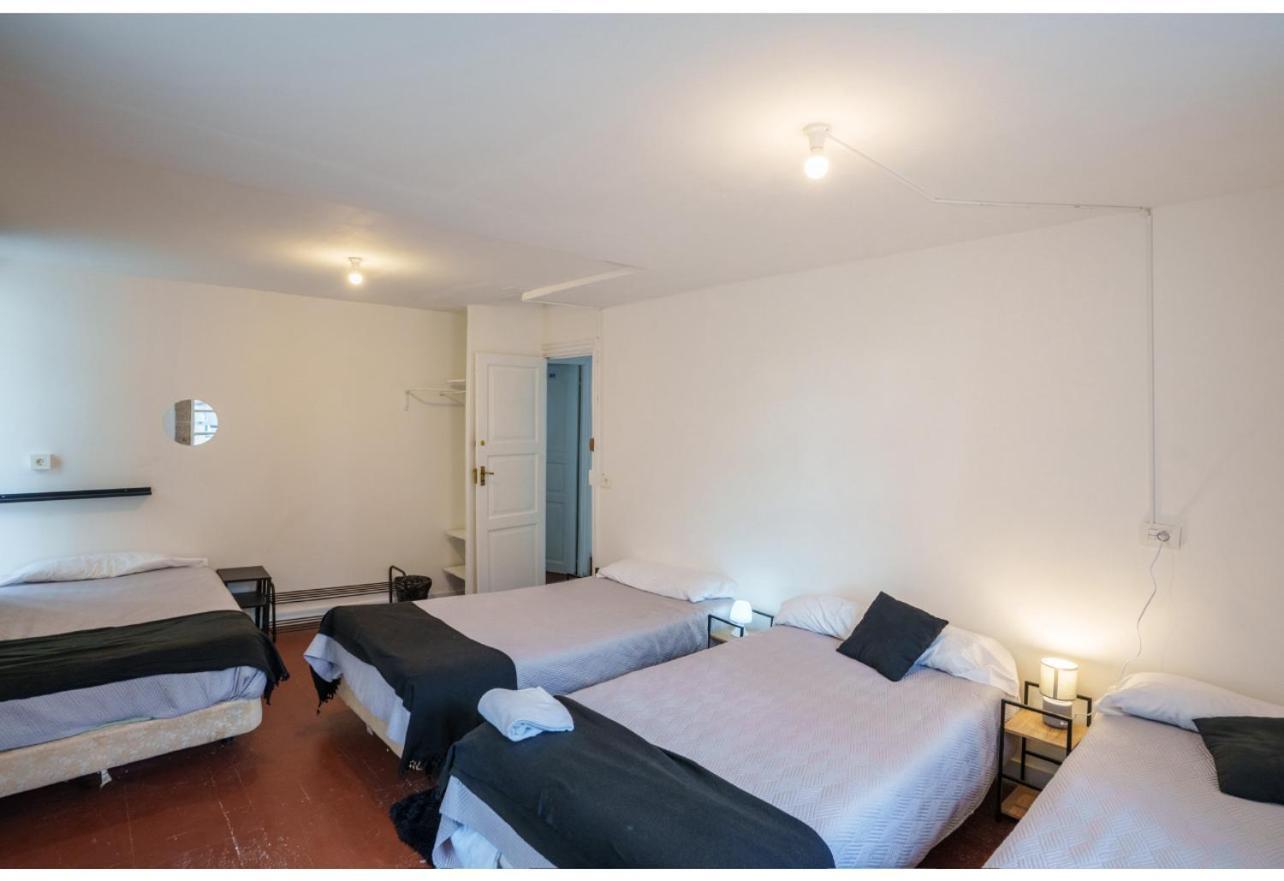 Vierbettzimmer mit Gemeinschaftsbad